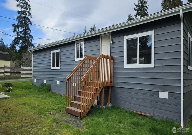 Photo 2 of Manufactured home for sale at 2958 Mountain View Rd #F, Silverdale, WA 98383 | MLS# NWM2483982 | Listing updated on 2026-09-17