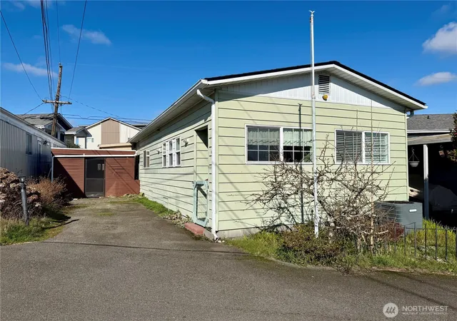 Photo 1 of Manufactured home for sale at 18501 52nd Avenue #6, Lynnwood, WA 98037 | MLS# NWM2484086 | Listing updated on 2026-09-17