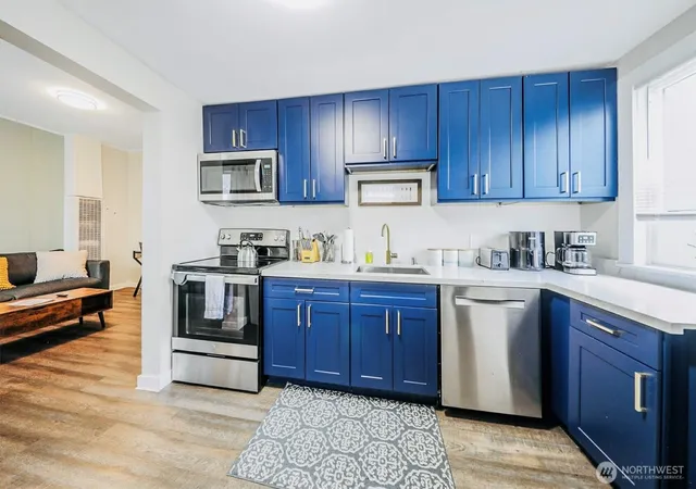 Photo 4 of Multi family home for sale at 621 Houser Way S, Renton, WA 98057 | MLS# NWM2484138 | Listing updated on 2026-09-24