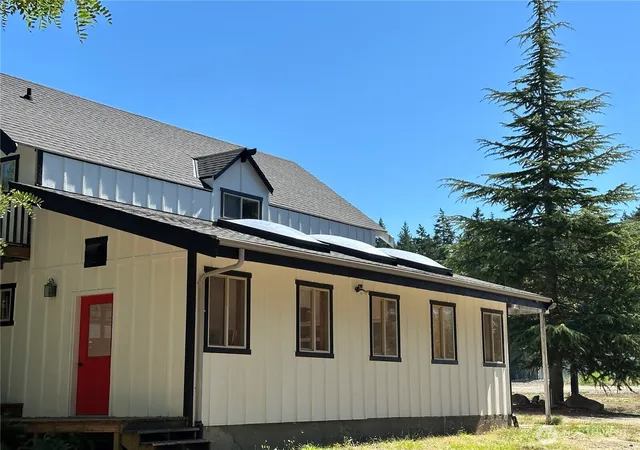 Photo 3 of Single family home for sale at 641 Decatur Head Dr, Decatur Island, WA 98221 | MLS# NWM2484143 | Listing updated on 2026-09-17
