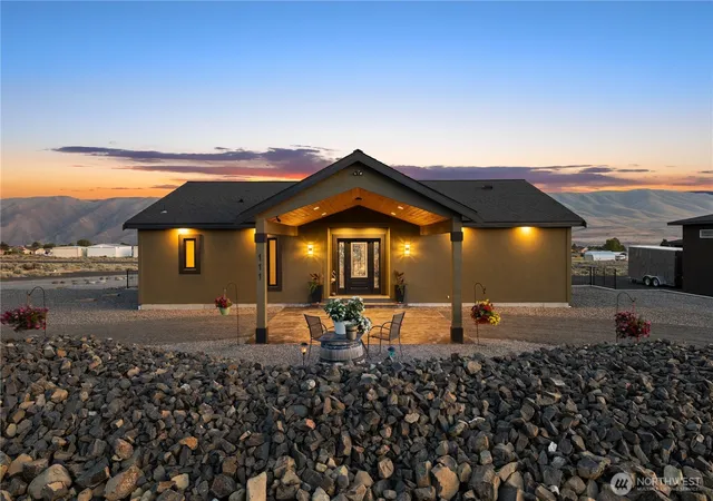 Photo 2 of Single family home for sale at 111 Wren Loop Sw, Mattawa, WA 99349 | MLS# NWM2484200 | Listing updated on 2026-10-02