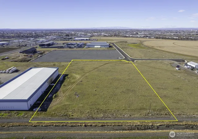 Photo 1 of Land for sale at 0 Nna Silva St #E, Moses Lake, WA 98837 | MLS# NWM2484207 | Listing updated on 2026-09-17