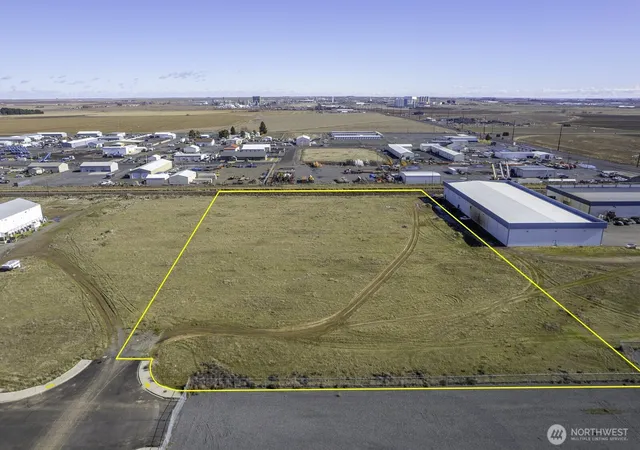 Photo 2 of Land for sale at 0 Nna Silva St #E, Moses Lake, WA 98837 | MLS# NWM2484207 | Listing updated on 2026-09-17