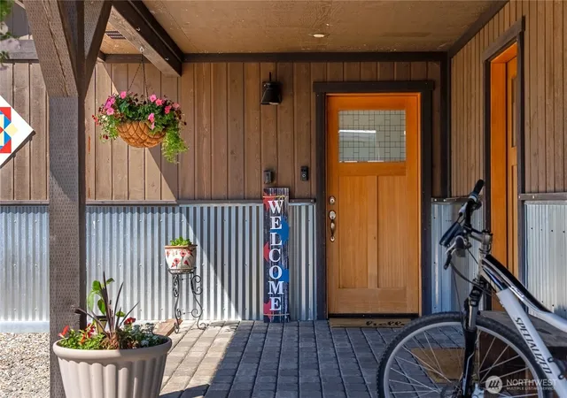 Photo 2 of Single family home for sale at 805 Marble St, Twisp, WA 98856 | MLS# NWM2484342 | Listing updated on 2026-09-17