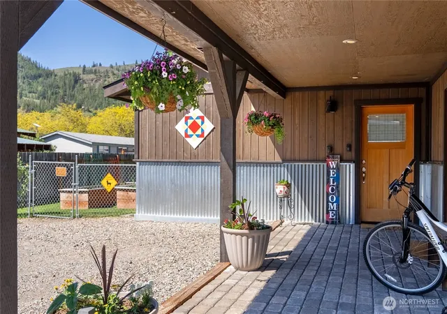 Photo 3 of Single family home for sale at 805 Marble St, Twisp, WA 98856 | MLS# NWM2484342 | Listing updated on 2026-09-17