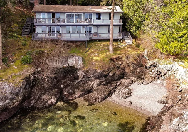 Photo 4 of Sale Pending at 455 Mineral Point, Friday Harbor, WA 98250 | MLS# NWM2484396 | Listing updated on 2026-09-30