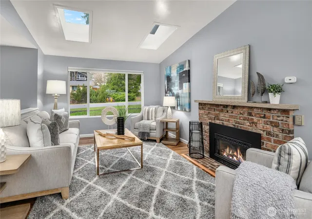 Photo 4 of Single family home for sale at 21239 NE 10th Place, Sammamish, WA 98074 | MLS# NWM2484552 | Listing updated on 2026-09-17