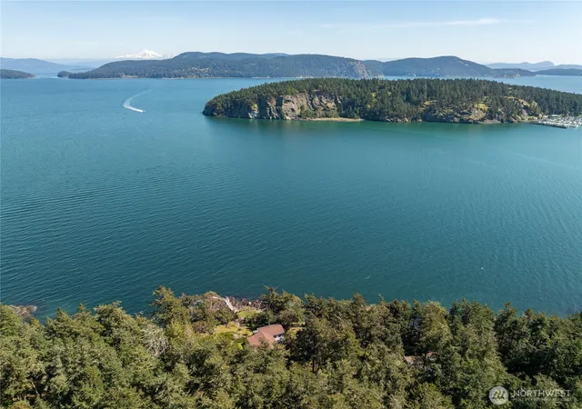 Photo 3 of Single family home for sale at 208 Tide's End Rd, Lopez Island, WA 98261 | MLS# NWM2484568 | Listing updated on 2026-09-17