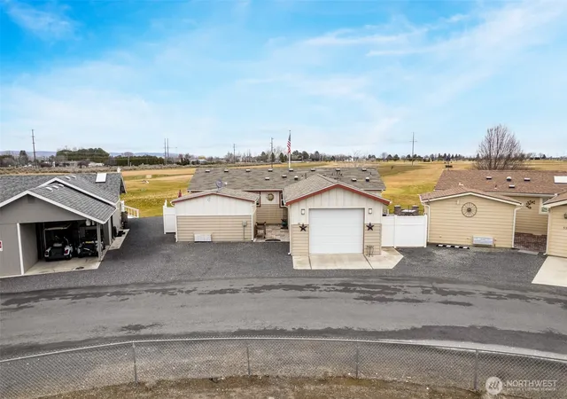 Photo 2 of Manufactured home for sale at 17693 Nw Road 5 #52, Quincy, WA 98848 | MLS# NWM2484938 | Listing updated on 2026-09-17