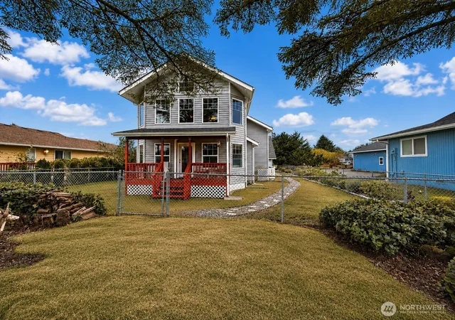 Photo 2 of Single family home for sale at 522 Point Brown Ave Se, Ocean Shores, WA 98569 | MLS# NWM2485472 | Listing updated on 2026-09-17