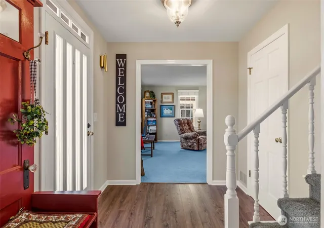 Photo 3 of Single family home for sale at 941 Idaho St, Wenatchee, WA 98801 | MLS# NWM2485602 | Listing updated on 2026-09-17