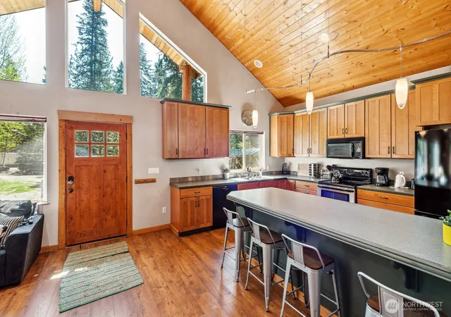 Photo 3 of Single family home for sale at 251 Kachess River Rd, Easton, WA 98925 | MLS# NWM2485654 | Listing updated on 2026-09-17