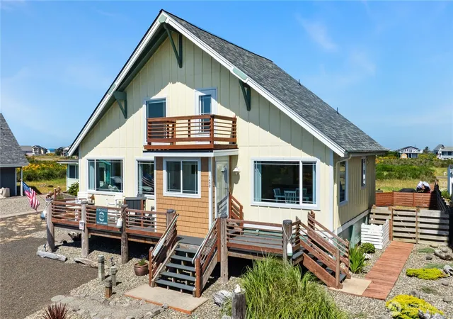 Photo 1 of Single family home for sale at 1459 E Ocean Shrs Blvd Sw, Ocean Shores, WA 98569 | MLS# NWM2485710 | Listing updated on 2026-09-22