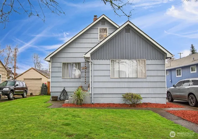 Photo 2 of Single family home for sale at 1210 8th Avenue, Longview, WA 98632 | MLS# NWM2485803 | Listing updated on 2026-09-17