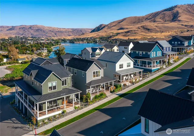 Photo 3 of Single family home for sale at 205 Bluebell Ln, Chelan, WA 98816 | MLS# NWM2485839 | Listing updated on 2026-09-17