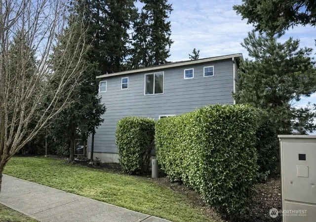 Photo 4 of Single family home for sale at 27929 154th Avenue SE, Kent, WA 98042 | MLS# NWM2485993 | Listing updated on 2026-10-01
