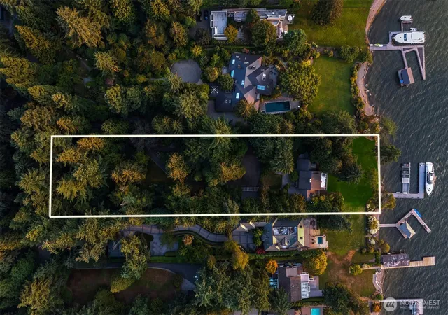 Photo 3 of Single family home for sale at 3639 Hunts Point Rd, Hunts Point, WA 98004 | MLS# NWM2486153 | Listing updated on 2026-09-17