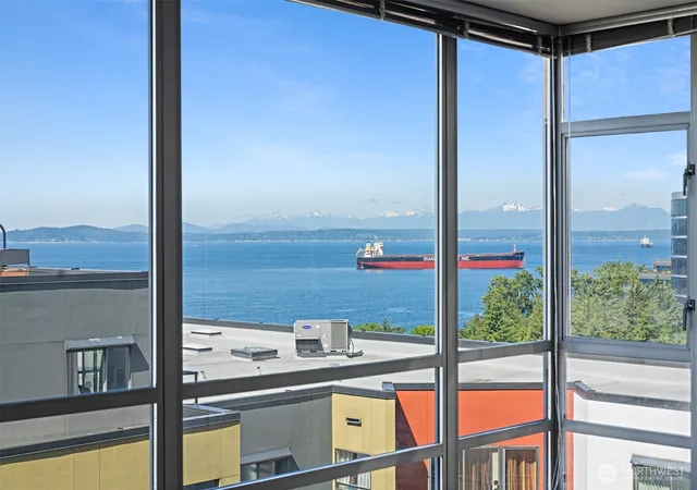 Photo 2 of Condo for sale at 2929 1st Avenue #514, Seattle, WA 98121 | MLS# NWM2486187 | Listing updated on 2026-09-17