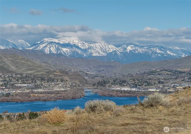 Photo 1 of Land for sale at 621 Upper Daniels Dr, East Wenatchee, WA 98802 | MLS# NWM2486210 | Listing updated on 2026-09-17