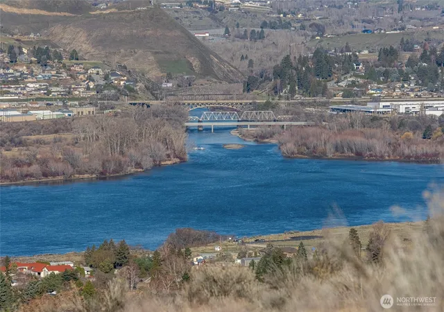 Photo 2 of Land for sale at 621 Upper Daniels Dr, East Wenatchee, WA 98802 | MLS# NWM2486210 | Listing updated on 2026-09-17