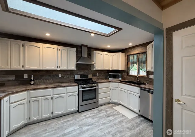 Photo 4 of Single family home for sale at 329 Sextans Ave SW, Ocean Shores, WA 98569 | MLS# NWM2486303 | Listing updated on 2026-09-26