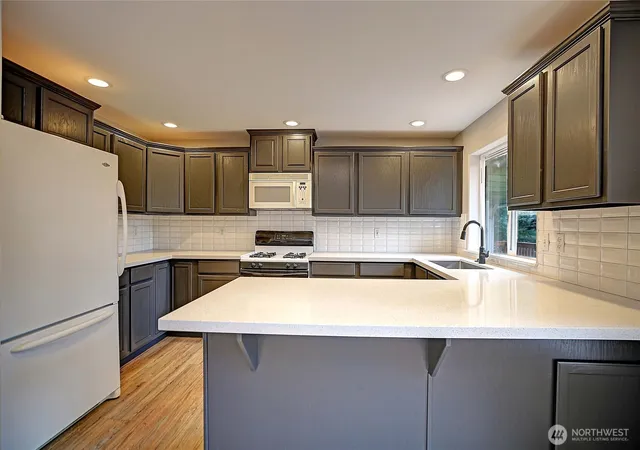Photo 4 of Single family home for sale at 1881 Lake Dr, Camano Island, WA 98282 | MLS# NWM2486431 | Listing updated on 2026-10-01