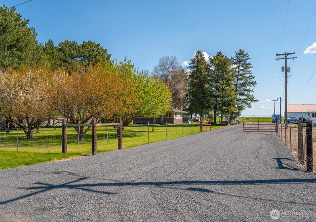 Photo 2 of Single family home for sale at 11627 Rd K Ne, Moses Lake, WA 98837 | MLS# NWM2486507 | Listing updated on 2026-09-17