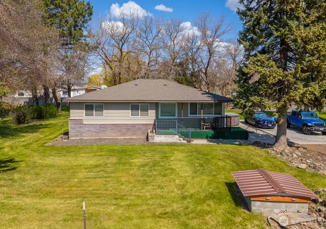 Photo 4 of Single family home for sale at 11627 Rd K NE, Moses Lake, WA 98837 | MLS# NWM2486507 | Listing updated on 2026-09-17