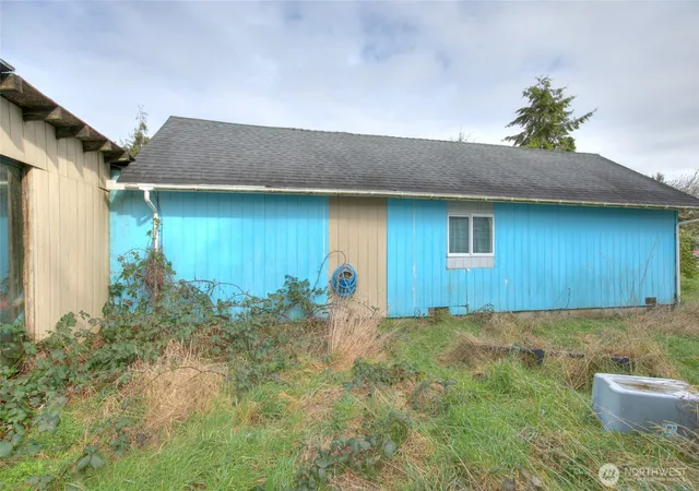 Photo 2 of Single family home for sale at 102 Elma St, Copalis Beach, WA 98535 | MLS# NWM2486605 | Listing updated on 2026-09-17