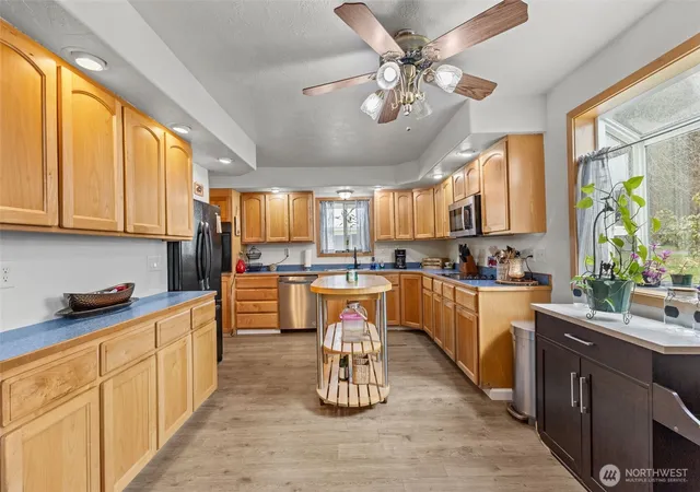 Photo 4 of Single family home for sale at 545 Davis Lake Rd, Morton, WA 98356 | MLS# NWM2486764 | Listing updated on 2026-09-30