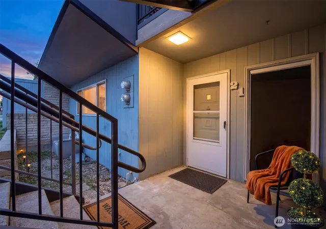 Photo 1 of Townhouse for sale at 1818 Skyline Dr #21, Wenatchee, WA 98801 | MLS# NWM2486879 | Listing updated on 2026-09-17
