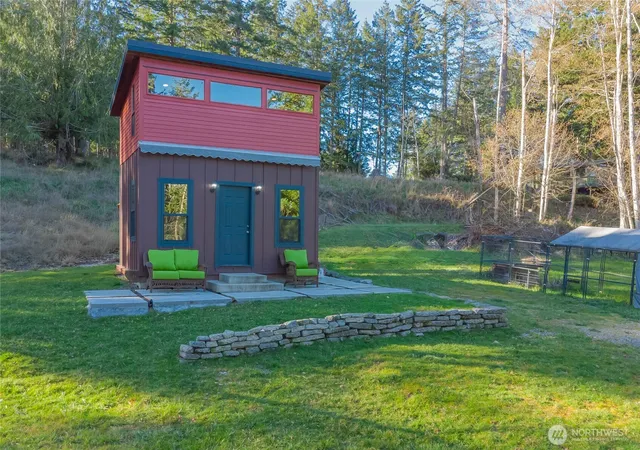 Photo 2 of Single family home for sale at 826 E Herron Blvd Nw, Lakebay, WA 98349 | MLS# NWM2487098 | Listing updated on 2026-09-17