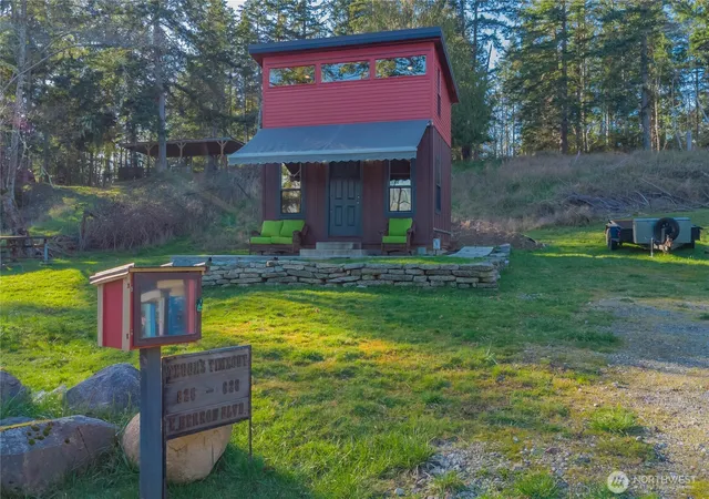 Photo 3 of Single family home for sale at 826 E Herron Blvd NW, Lakebay, WA 98349 | MLS# NWM2487098 | Listing updated on 2026-09-17