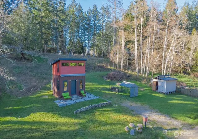 Photo 4 of Single family home for sale at 826 E Herron Blvd NW, Lakebay, WA 98349 | MLS# NWM2487098 | Listing updated on 2026-09-17