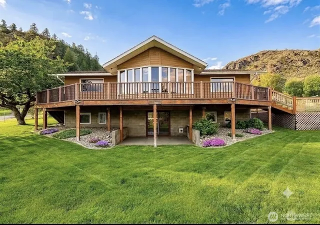 Photo 1 of Single family home for sale at 9 C Rose St, Oroville, WA 98844 | MLS# NWM2487165 | Listing updated on 2026-09-17