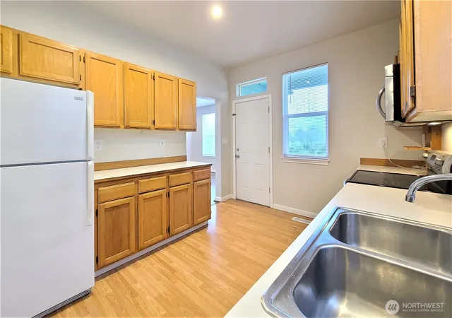 Photo 2 of Single family home for sale at 3418 Wetmore Ave, Everett, WA 98201 | MLS# NWM2487187 | Listing updated on 2026-09-17