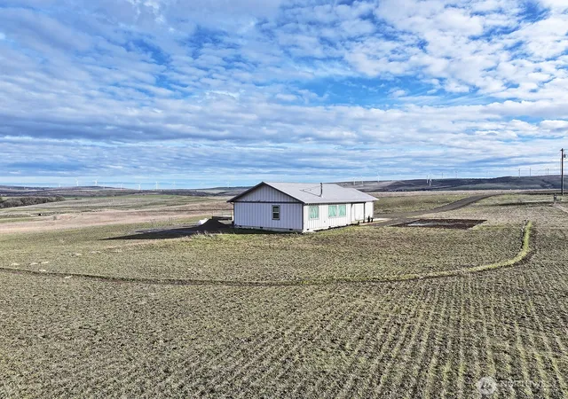 Photo 2 of Single family home for sale at 15 Levin Ln, Goldendale, WA 98620 | MLS# NWM2487198 | Listing updated on 2026-09-17