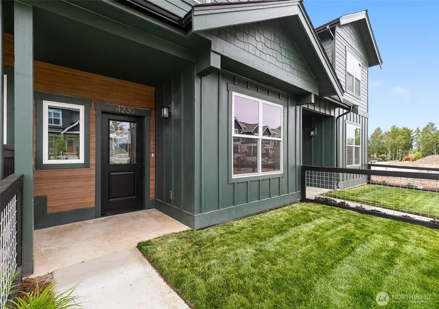Photo 2 of Sale Pending at 4230 Melrose Ln, Bellingham, WA 98226 | MLS# NWM2487371 | Listing updated on 2026-10-01