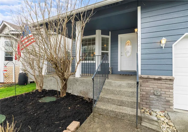 Photo 1 of Single family home for sale at 16541 Rainier View Dr Se, Yelm, WA 98597 | MLS# NWM2487494 | Listing updated on 2026-09-17