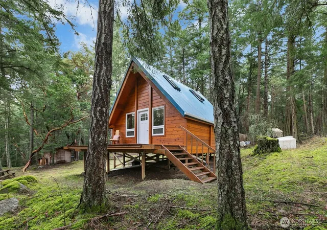 Photo 3 of Single family home for sale at 436 Marine Ln, Friday Harbor, WA 98250 | MLS# NWM2487574 | Listing updated on 2026-09-17