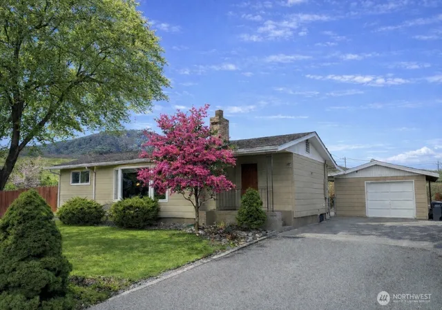Photo 1 of Single family home for sale at 1127 Central Ave, Oroville, WA 98844 | MLS# NWM2487711 | Listing updated on 2026-09-30