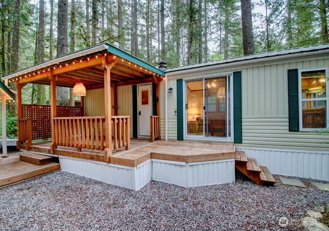 Photo 3 of Manufactured home for sale at 300 Schinn Cyn Dr, Deming, WA 98244 | MLS# NWM2487769 | Listing updated on 2026-09-17