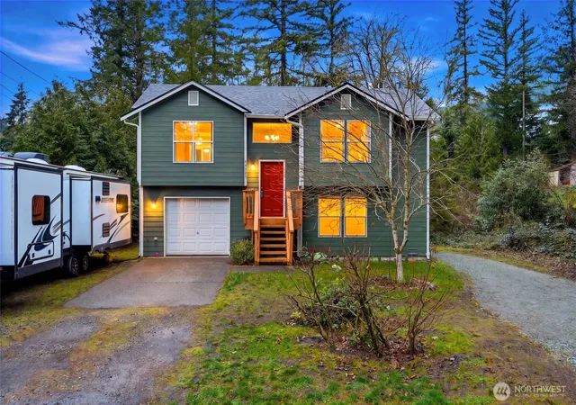 Photo 2 of Single family home for sale at 44525 Pine Rd, Gold Bar, WA 98251 | MLS# NWM2487863 | Listing updated on 2026-09-22