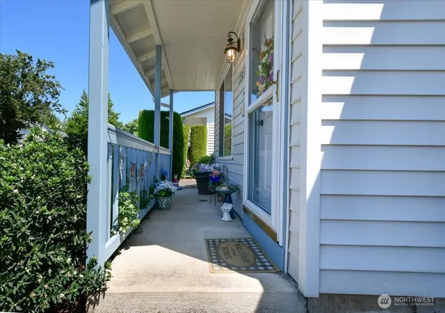 Photo 2 of Townhouse for sale at 17311 Se 15th Way, Vancouver, WA 98683 | MLS# NWM2488041 | Listing updated on 2026-09-17