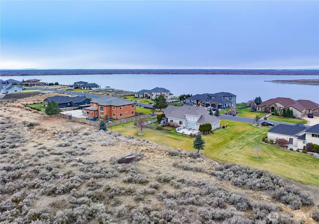 Photo 3 of Single family home for sale at 7298 Dune Lake Rd Se, Moses Lake, WA 98837 | MLS# NWM2488099 | Listing updated on 2026-09-17
