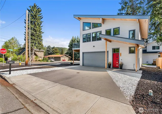 Photo 1 of Single family home for sale at 101 Poplar St, Leavenworth, WA 98826 | MLS# NWM2488590 | Listing updated on 2026-09-28