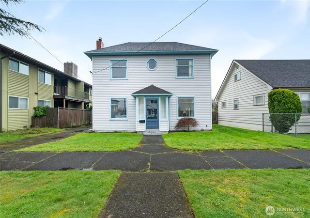 Photo 2 of Single family home for sale at 515 5th Street, Hoquiam, WA 98550 | MLS# NWM2488856 | Listing updated on 2026-09-17