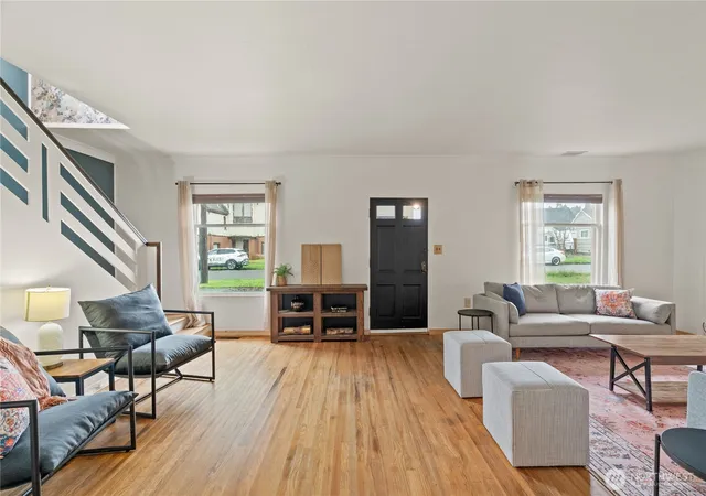 Photo 4 of Single family home for sale at 515 5th Street, Hoquiam, WA 98550 | MLS# NWM2488856 | Listing updated on 2026-09-17