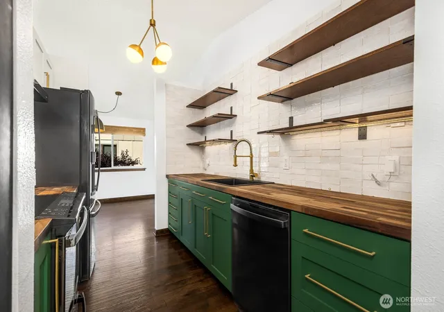 Photo 3 of Condo for sale at 1235 SW 132nd Lane #931, Burien, WA 98146 | MLS# NWM2488959 | Listing updated on 2026-09-17