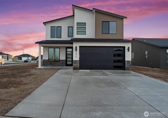 Photo 3 of Single family home for sale at 722 North St Ne, Quincy, WA 98848 | MLS# NWM2489059 | Listing updated on 2026-09-17